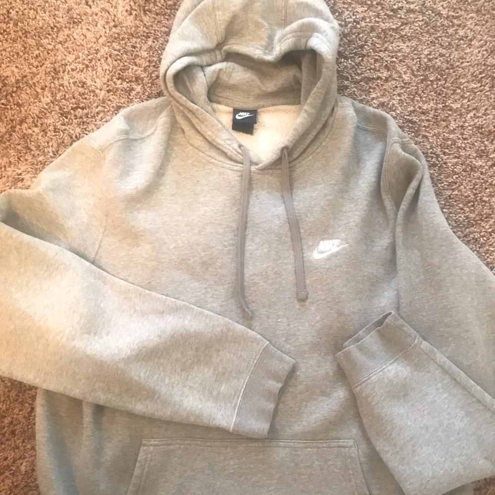 Men’s Nike sweatshirt